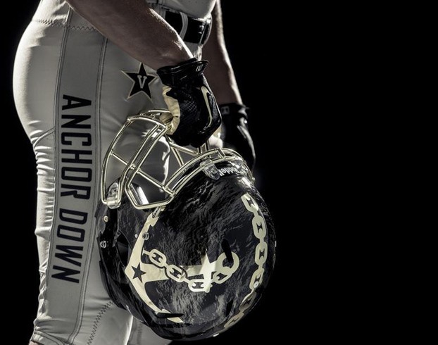 A better look at the Deep Water helmet and pants