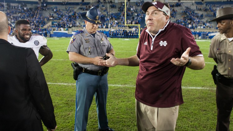 Kentucky Wildcats vs. Mississippi State Bulldogs at Commonwealth Stadium